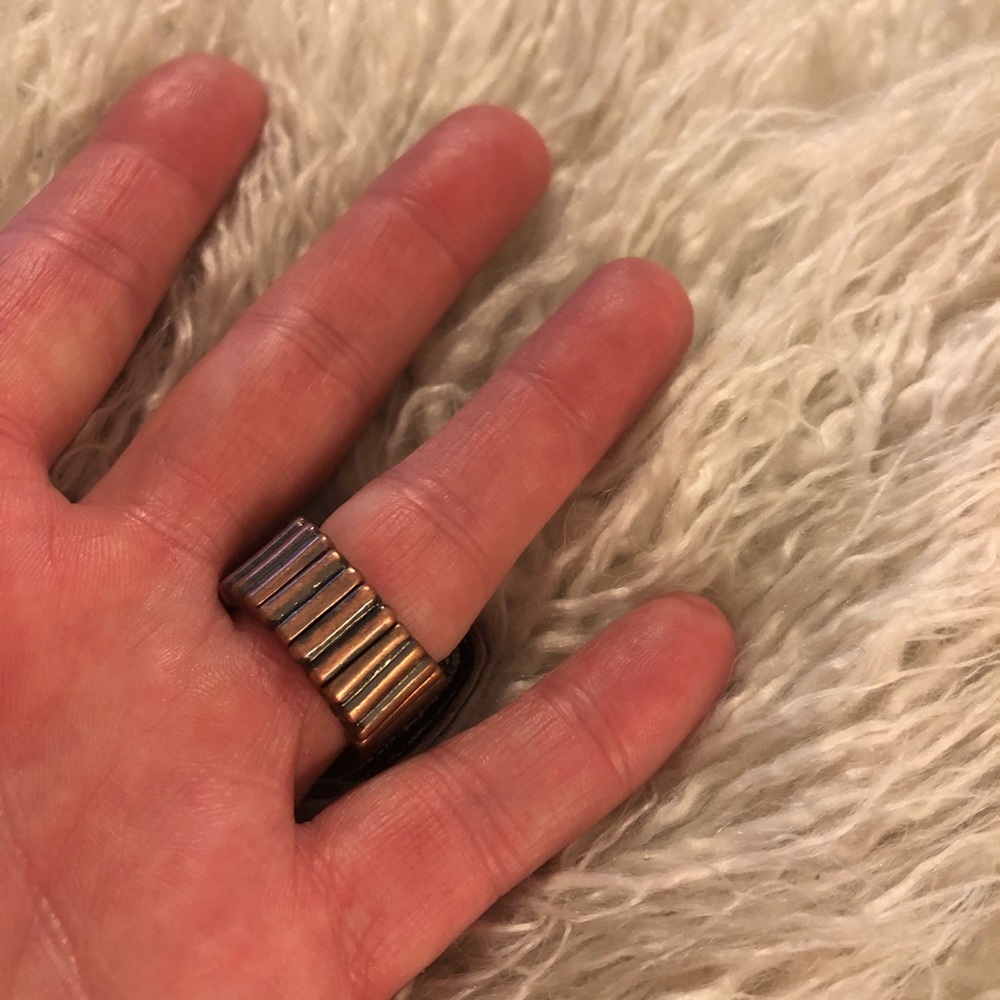 Ring - Picture 3 of 6